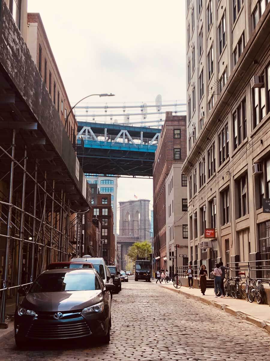 view-of-Brooklyn-Bridge-in-DUMBO-Brooklyn