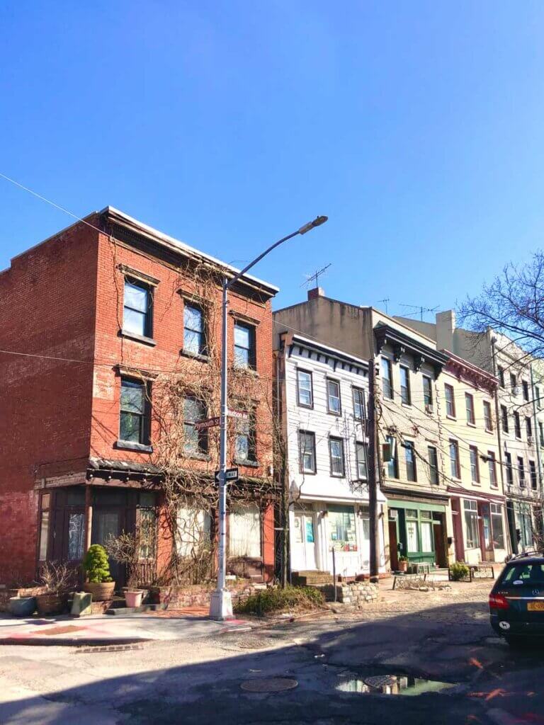 street-scene-from-Vinegar-Hill-Brooklyn