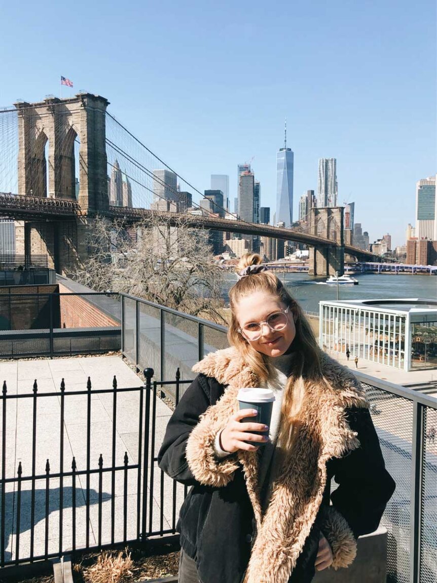 Katie-with-her-coffee-in-DUMBO-Brooklyn