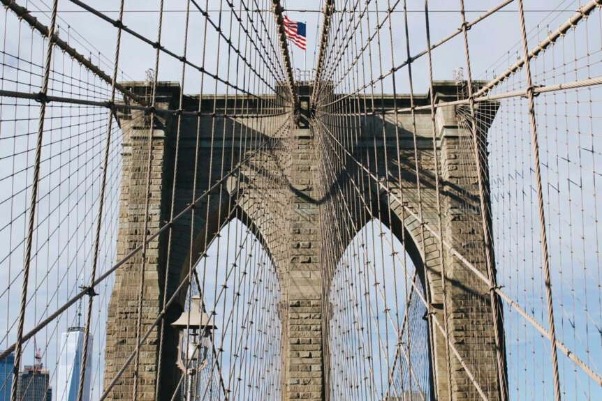 walking-the-brooklyn-bridge-by-katie-hinkle