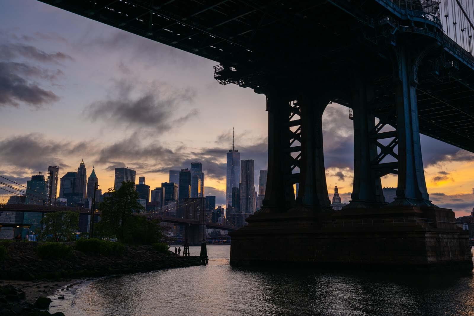 Brooklyn Bridge Park at night