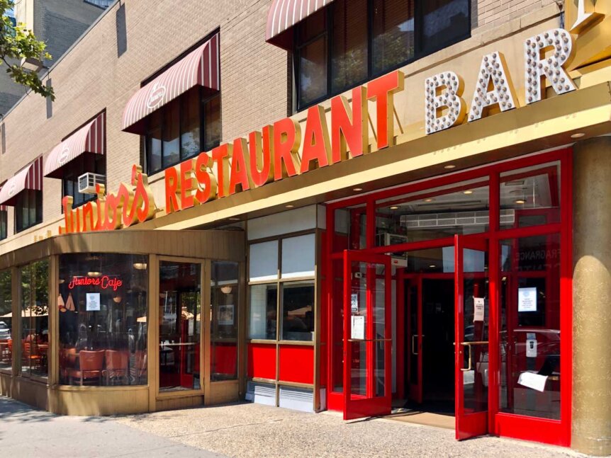 Juniors-Restaurant-in-Downtown-Brooklyn