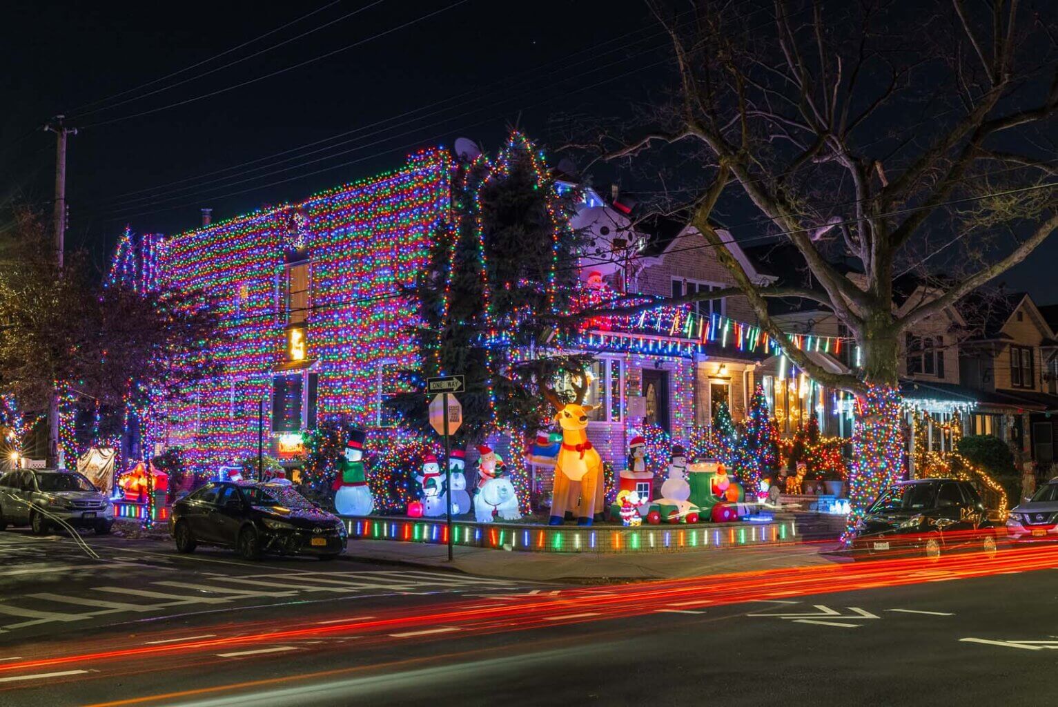Dyker Heights Christmas Lights Guide (Tips for 2023 by a Local) Your