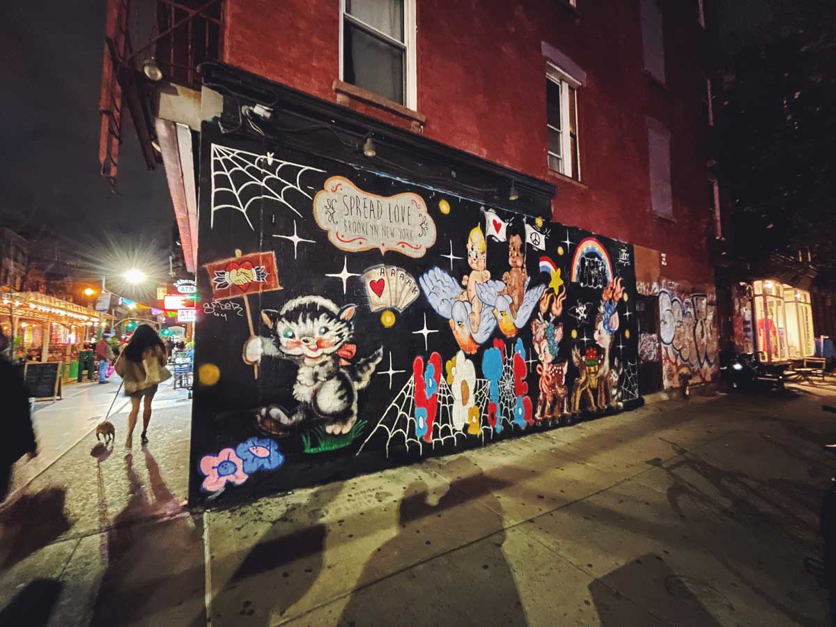 street-art-in-williamsburg-spread-love