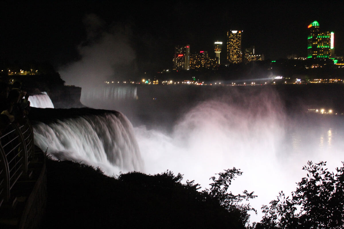 Niagara-Falls-at-night-a-great-New-York-trip-by-Katie-Hinkle