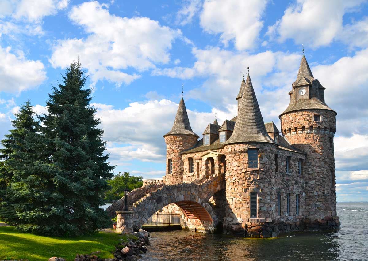 Boldt-Castle-in-Thousand-Islands-New-York