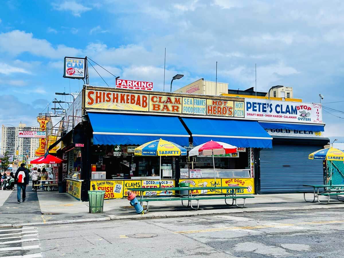 Clam-Bar-filming-scene-in-Brooklyn-at-Coney-Island-for-Requiem-for-a-Dream