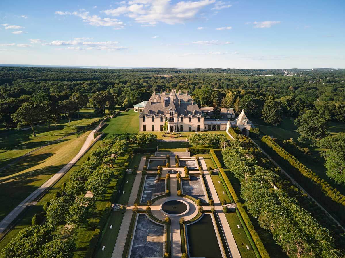 aerial-view-of-oheka-castle-in-new-york-on-long-island
