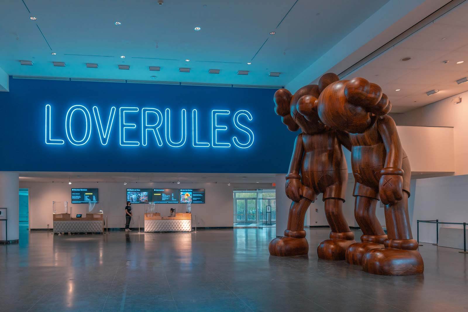 https://yourbrooklynguide.com/wp-content/uploads/2020/12/Love-Rules-neon-sign-at-entrance-of-Brooklyn-Museum.jpg