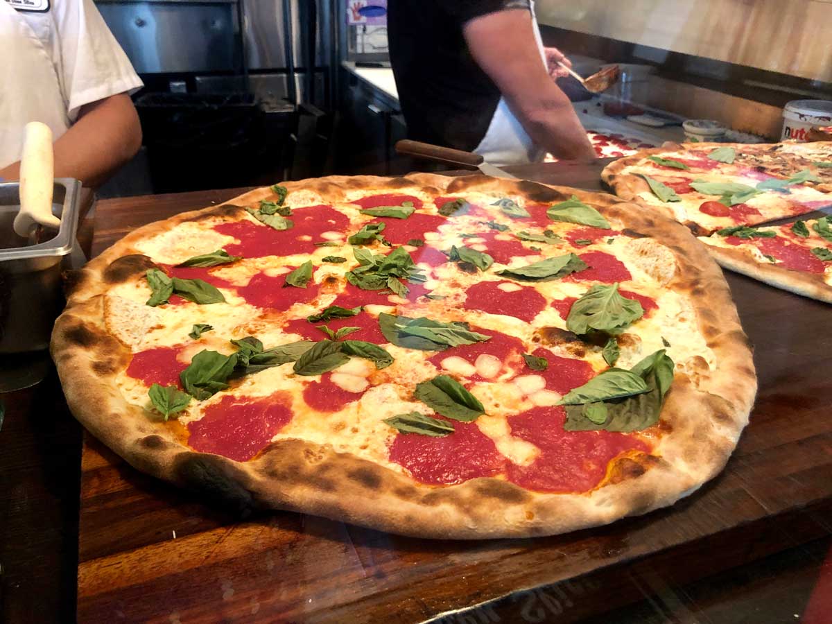 table-87-margherita-pizza-in-gowanus-brooklyn