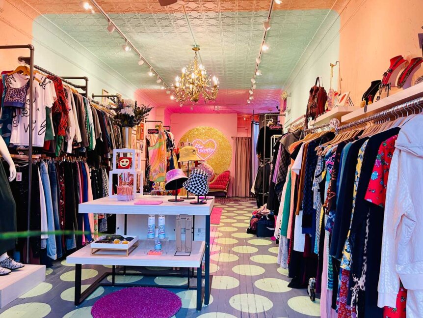 22 Best Williamsburg Thrift Stores & Williamsburg Vintage Shops + Map