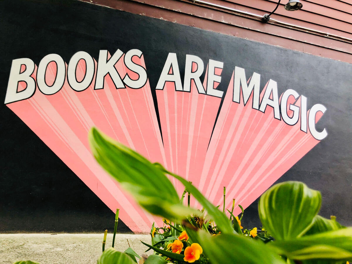 Books-are-Magic-bookstore-mural-in-Cobble-Hill-and-Carroll-Gardens-in-Brooklyn