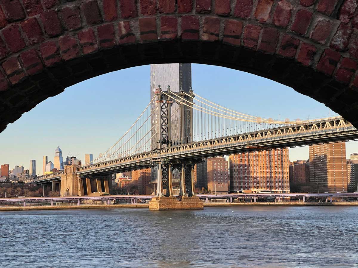 Manhattan-Bridge-view-from-Empire-Stores-roof-in-DUMBO-Brooklyn