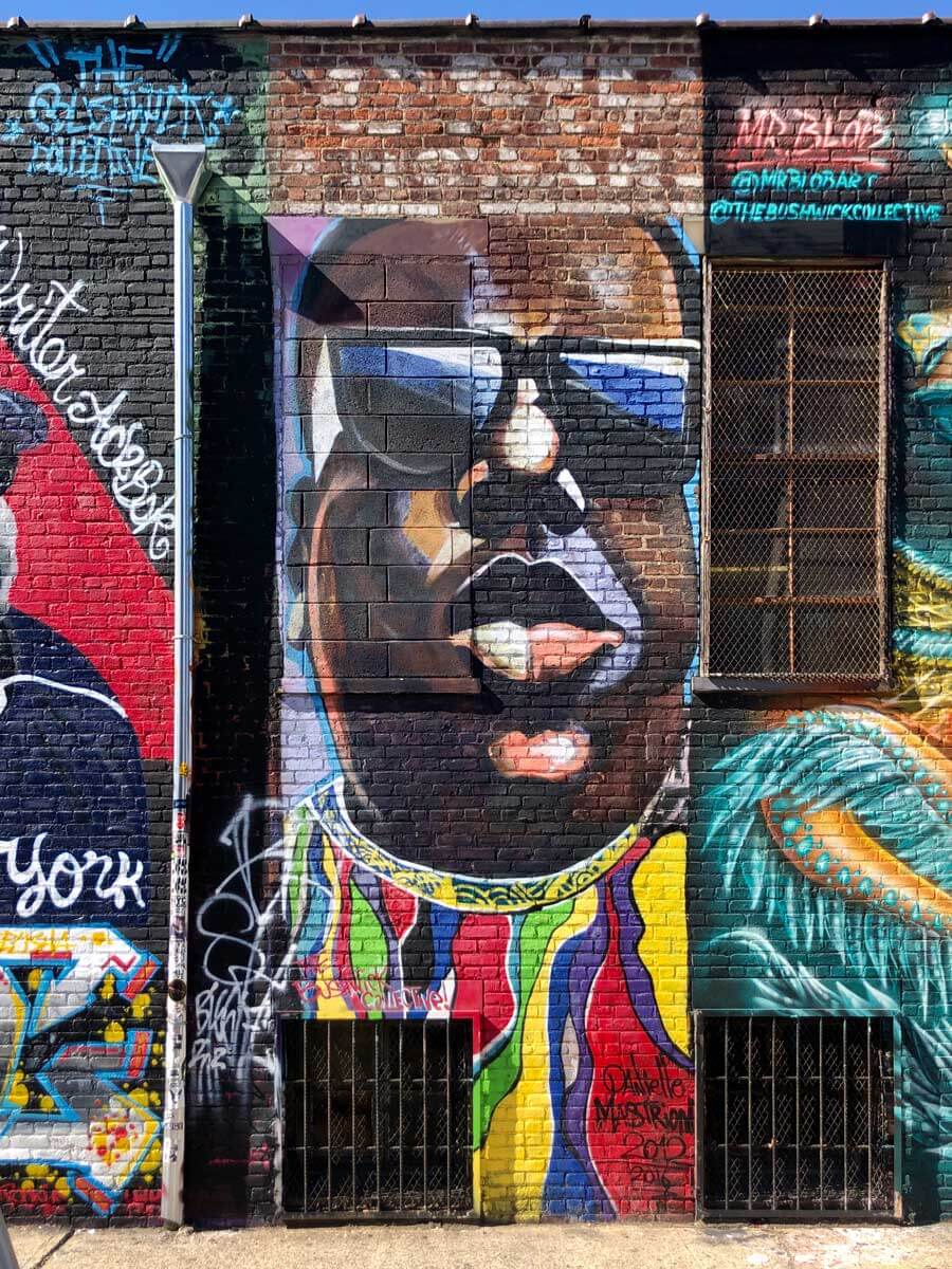 Notorious B.I.G vira nome de rua no bairro do Brooklyn, em Nova York