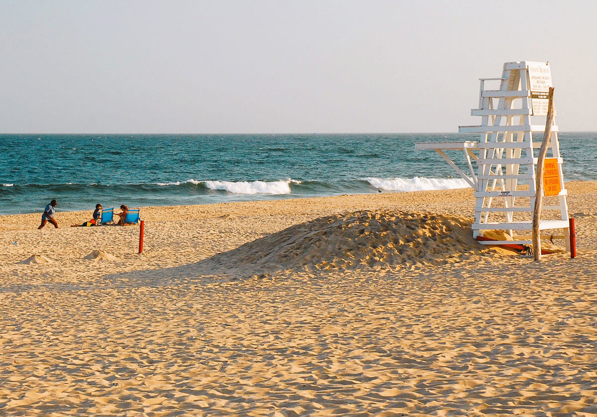 Main-Beach-in-East-Hampton-New-York-one-of-the-best-beaches-in-the-Hamptons