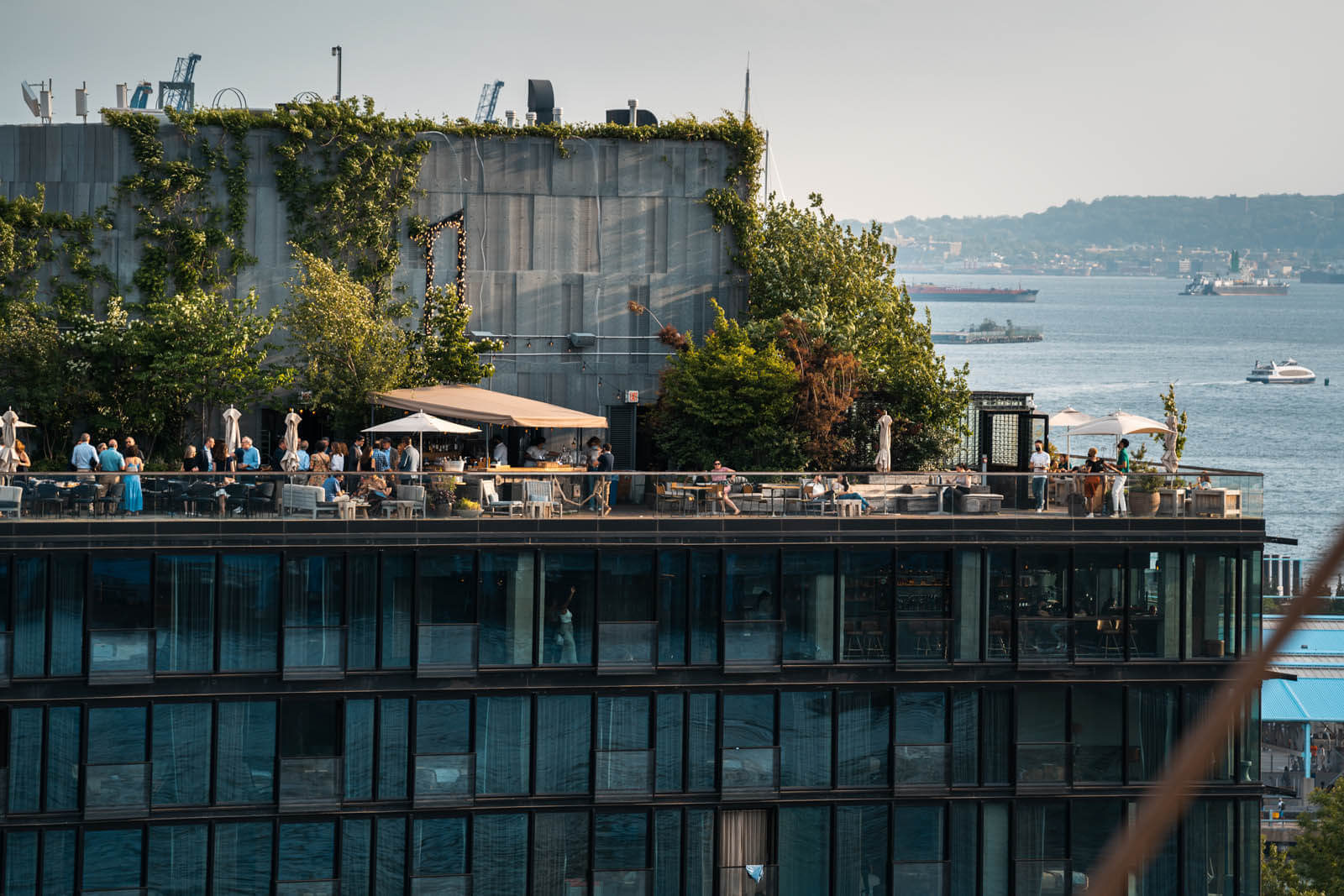 view of Harriets Rooftop bar in Brooklyn from Brooklyn Bridge view