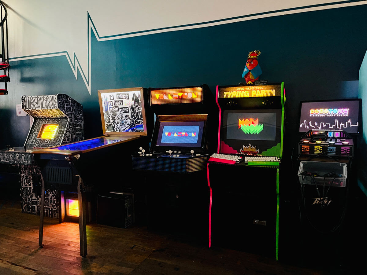 arcade-games-inside-Wonderville-a-fun-vintage-arcade-bar-in-Bed-Stuy-Brooklyn