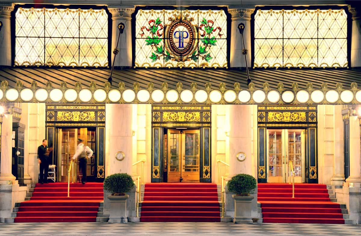 Entrance-to-the-Plaza-Hotel-in-NYC