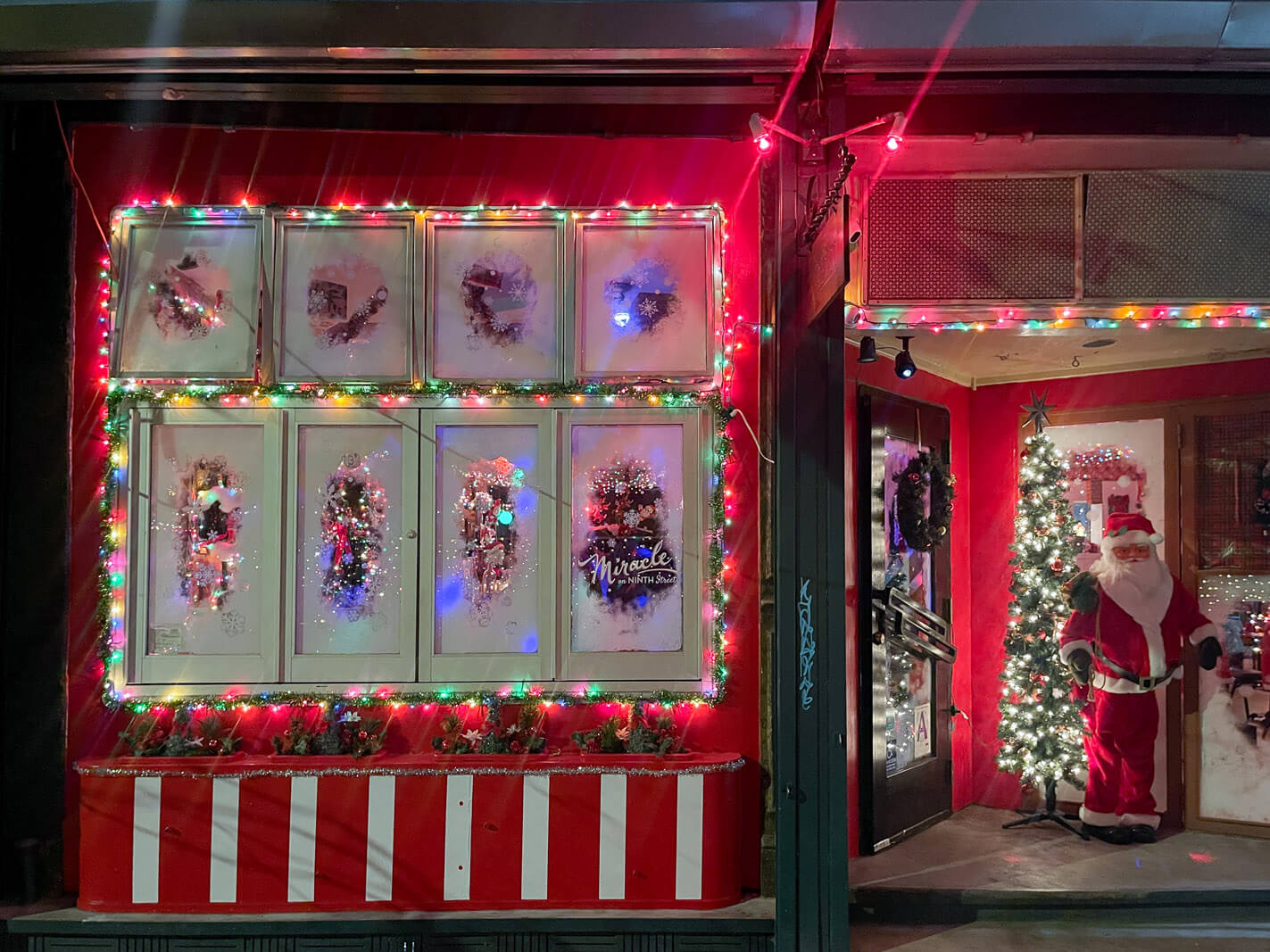 Miracle on 9th Street christmas pop up bar in NYC