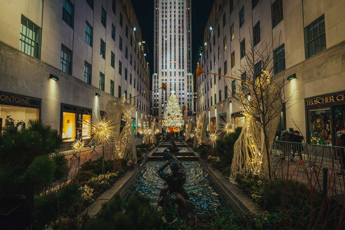 The-2020-Rockefeller-Plaza-Christmas-Tree-in-NYC