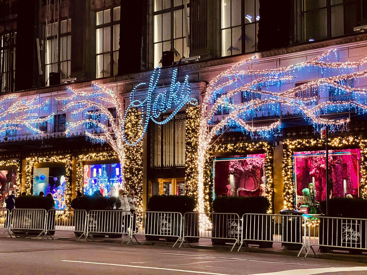 Saks-fifth-avenue-lights-and-window-displays-lit-up-for-the-2020-holiday-winter-season-in-nyc