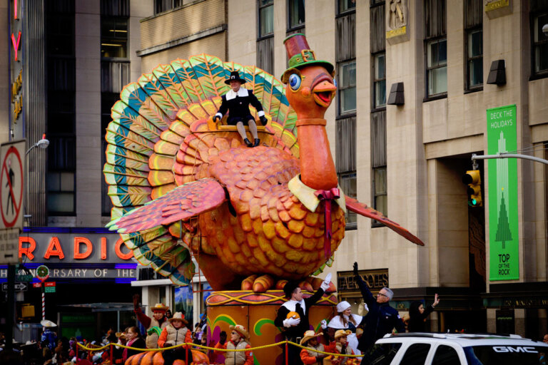 Macy’s Thanksgiving Day Parade History + How To See The Parade In ...