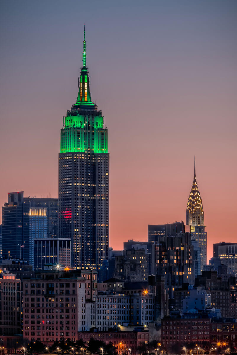 Empire-State-Building-lit-up-for-St-Patricks-Day-in-NYC-in-March
