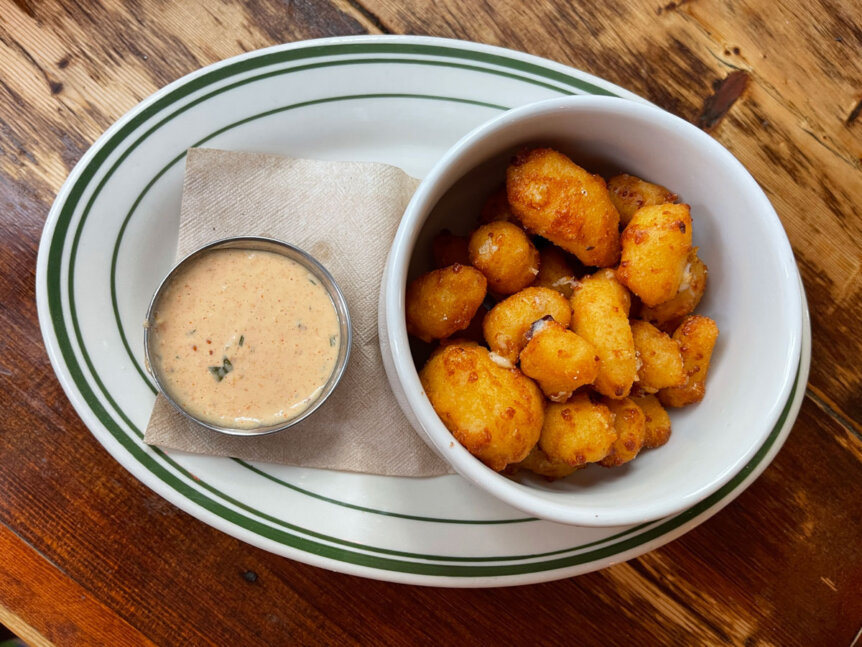 cheese-curds-from-Double-Windsor-in-Windsor-Terrace-Brooklyn