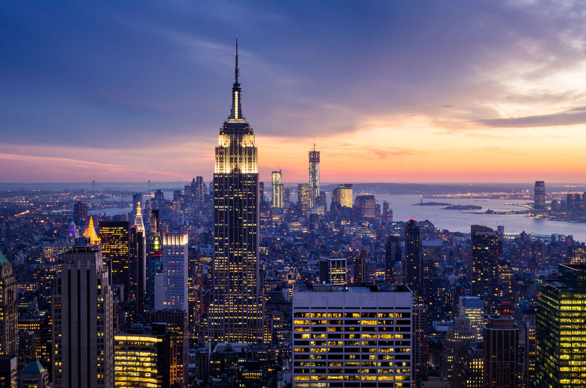 The-Empire-State-Building-and-NYC-skyline-at-night