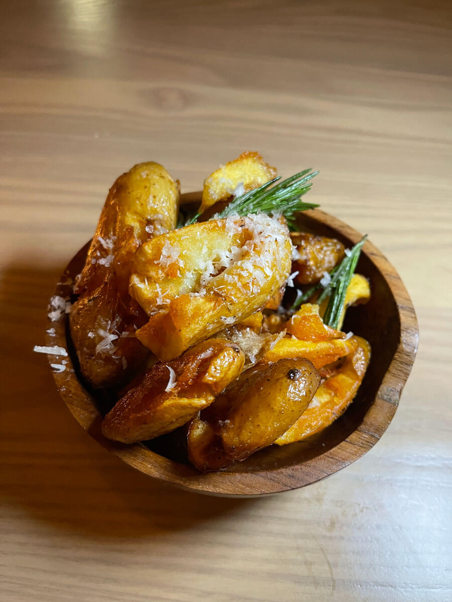 the-crispy-fingerling-potatoes-at-Sereneco-restaurant-in-Greenpoint-Brooklyn