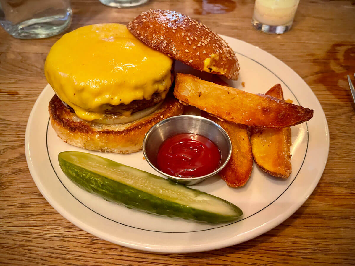 the-famous-cheese-burger-from-Red-Hook-Tavern-in-Brooklyn