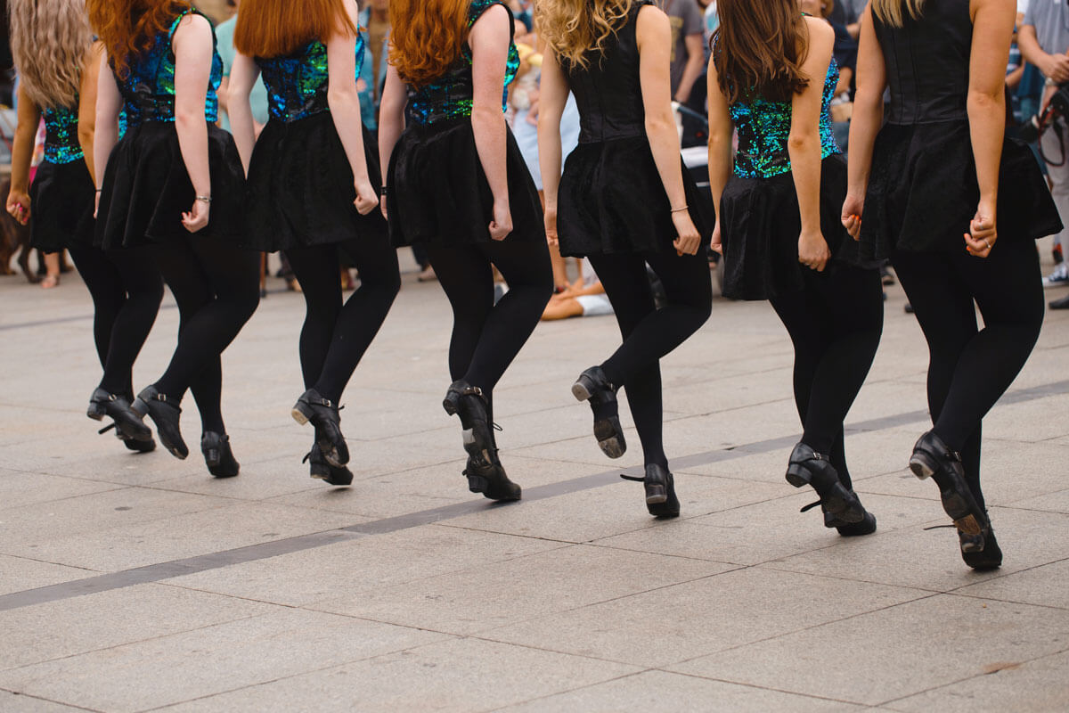 Irish-dancers-performing-on-St-Patrick's-Day-in-NYC
