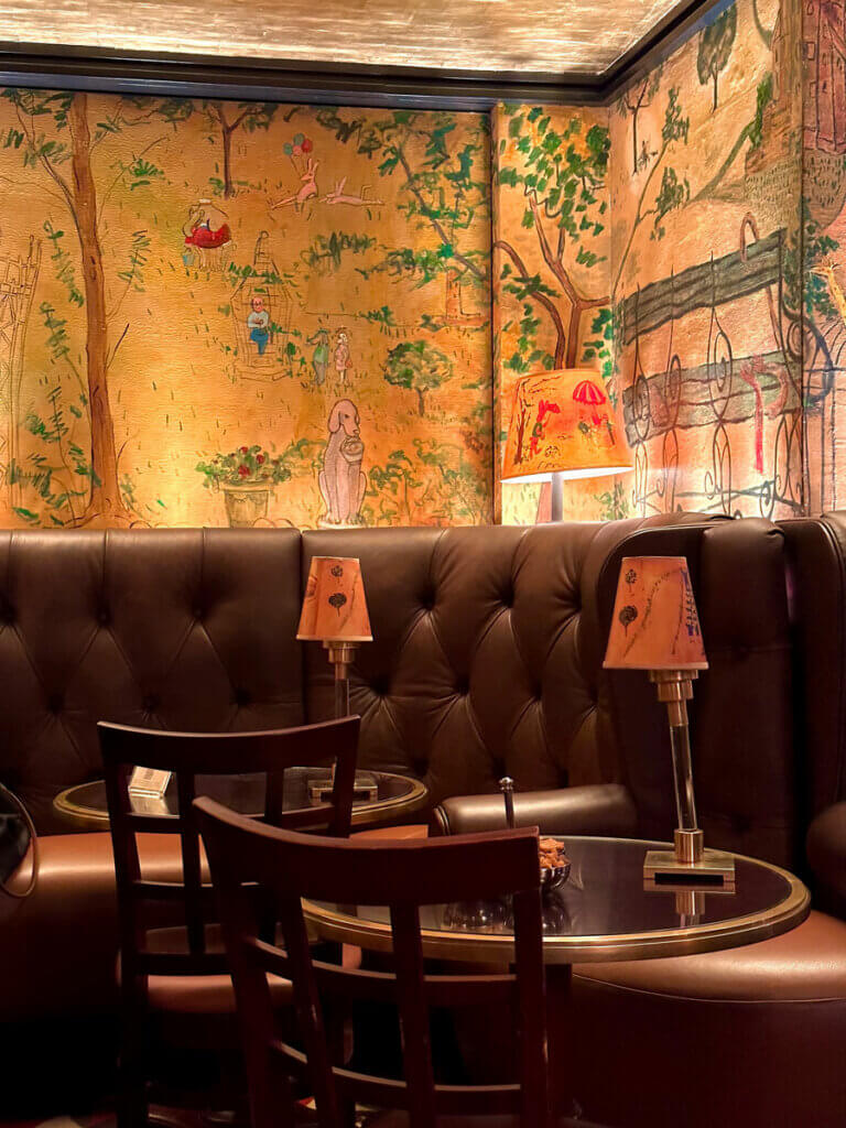 interior-of-Bemelmans-Bar-at-the-Carlyle-on-the-Upper-East-Side-in-NYC