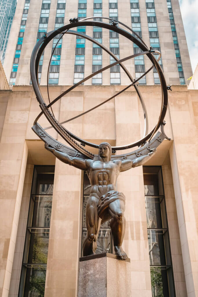 Atlas-statue-outside-of-Rockefeller-Center-in-Midtown-Manhattan-NYC