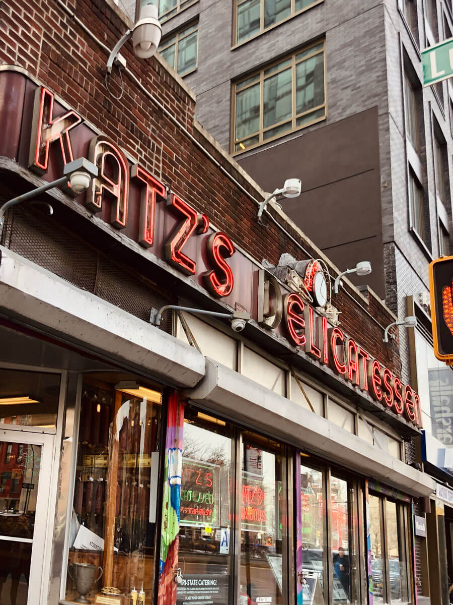 Exterior-of-Kat'z-Delicatessen-in-the-Lower-East-Side-of-Manhattan-one-of-the-most-iconic-places-to-eat-in-NYC