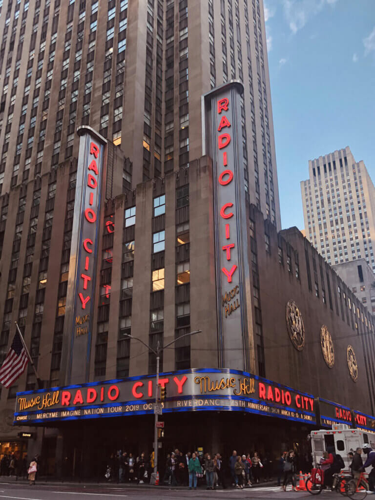 Radio-City-Music-Hall-in-Midtown-NYC