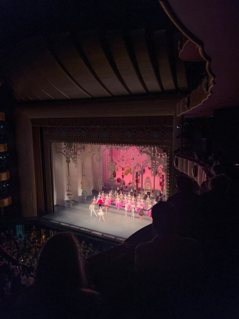 The-Nutracker-Ballet-in-NYC-at-the-Lincoln-Center-at-Christmas-time