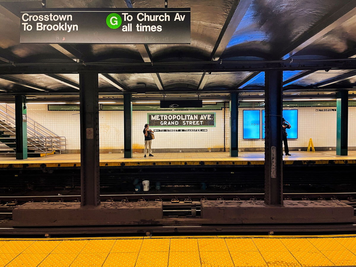 Metropolitan-Avenue-Subway-Station-in-Williamsburg-Brooklyn