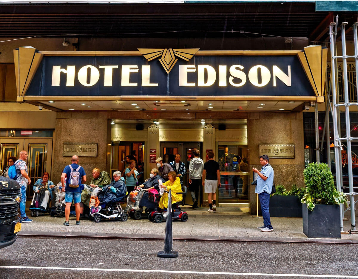 exterior-of-Hotel-Edison-in-Times-Square-NYC